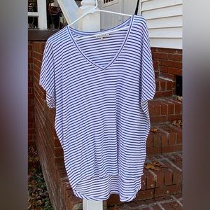 Express One Eleven V-Neck High Low Striped Top Short Sleeve Size Large